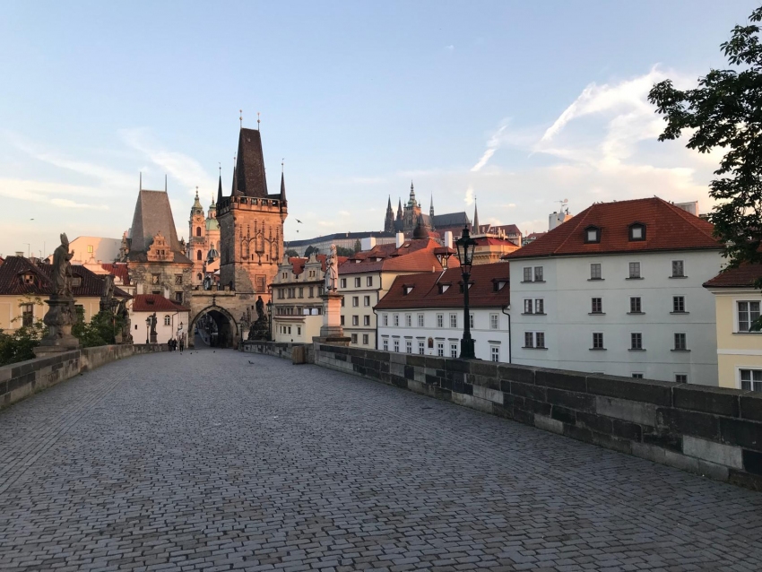 Praga na wyciągnięcie ręki: Najlepsze miejsca na nocleg w sercu miasta